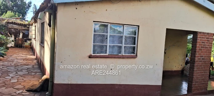 5Bedrooms House For Sale